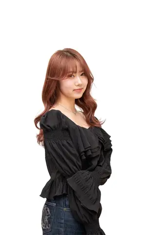 セミロング カラー 韓国レイヤー🪽 無重力パーマナツキのヘアスタイル