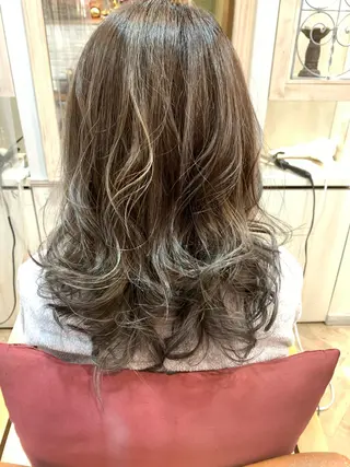 ロング カラー coupe ciseauxのヘアスタイル