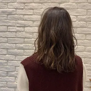 セミロング カラー ヘアアレンジ ミドウチ アヤカのヘアスタイル