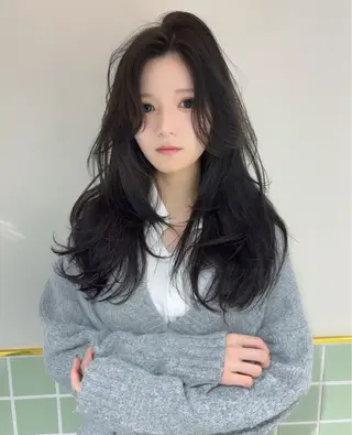 セミロング カラー ヘアアレンジ 二ヶ月綺麗なデザイン カット/星野六三四のヘアスタイル