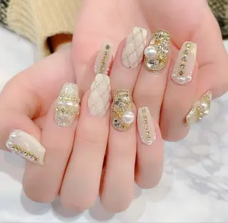 セミロング T&D NailSalonのネイルデザイン