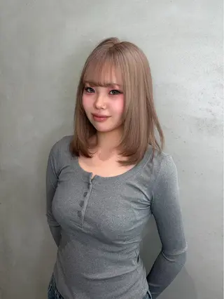 カラー offwhite Nano🪩🧡のヘアスタイル