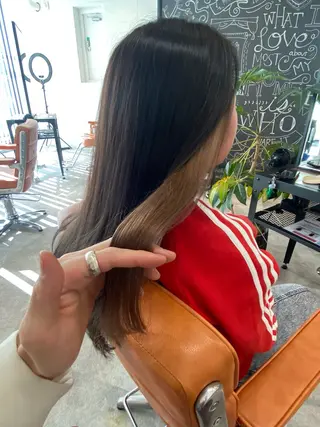 ミディアム カラー ウルフカット レイヤーカット上柿のヘアスタイル