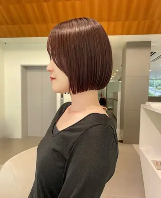 ショート カラー レイヤーカット🐩 透明感カラー モカのヘアスタイル