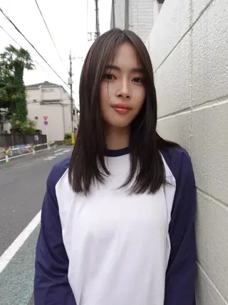 ミディアム CEINE OURのヘアスタイル