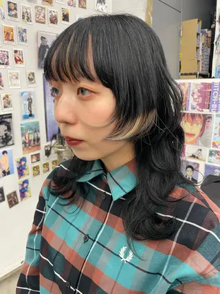 セミロング カラー インナーカラー 推し ブリーチ  髪質改善のヘアスタイル