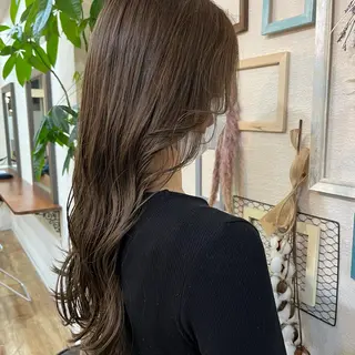 ロング カラー 堀谷 彩花のヘアスタイル
