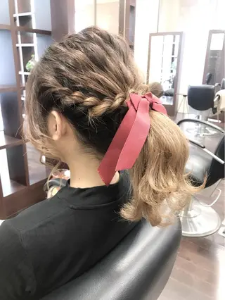 セミロング ヘアアレンジ 沢田 瞳のヘアスタイル