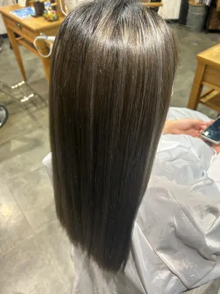 カラー 伊藤 柊のヘアスタイル