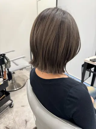 ミディアム RAISE by_WHITEのヘアスタイル