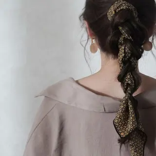 セミロング ヘアアレンジ ヘアメイク new meのヘアスタイル