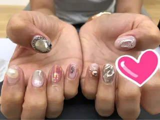 ネイル esNail&eye イーズネイル＆アイのネイルデザイン