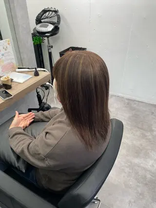 セミロング カラー COCO .のヘアスタイル