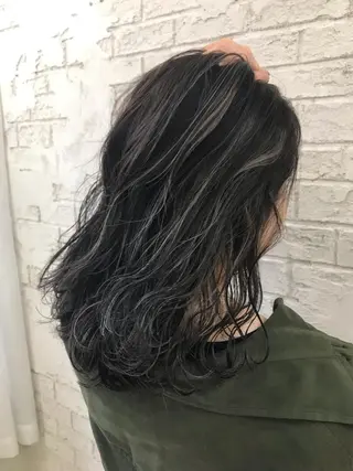 セミロング 🇺🇸ハイライト特 化美容師🇺🇸漆沢のヘアスタイル