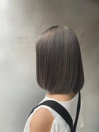 ミディアム カラー shiori ﾍﾞｰｼﾞｭｶﾗｰのヘアスタイル