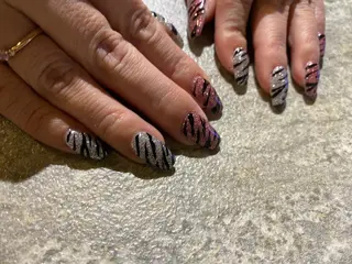 ネイル 【やり放題専門店】 スカルプ＆長さ出しのネイルデザイン