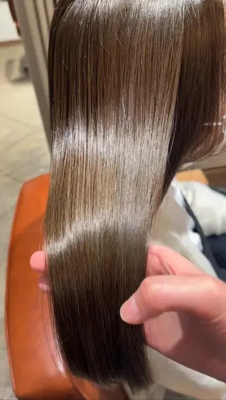 ロング 飯田 もも春のヘアスタイル