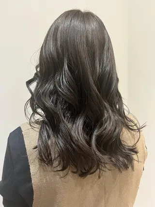 セミロング カラー 暗髪カラー🫐パーマ おくだりんかのヘアスタイル