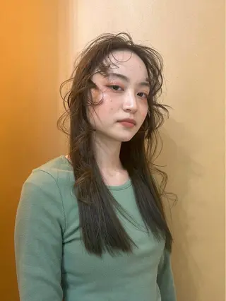 ロング Hiyo 外国人風くせ毛パーマのヘアスタイル