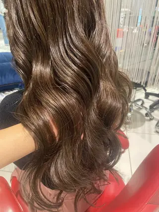ロング カラー 松葉 小春のヘアスタイル