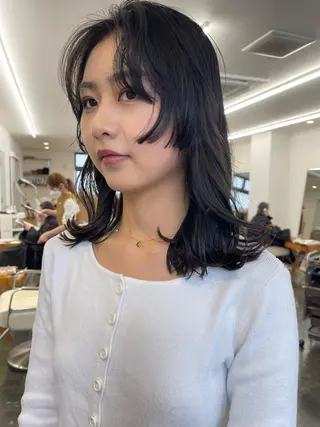 ミディアム 💓パーマ，💗 レイヤーカットのヘアスタイル