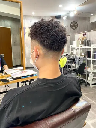 カラー パーマ メンズ 高橋 宏輔のヘアスタイル