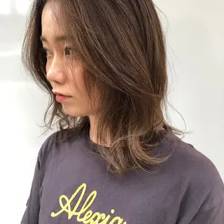 ミディアム 東 みのりのヘアスタイル