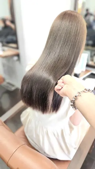 ロング ヒロセ シュウジのヘアスタイル