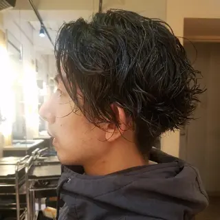 セミロング パーマ メンズ 内村 純也のヘアスタイル