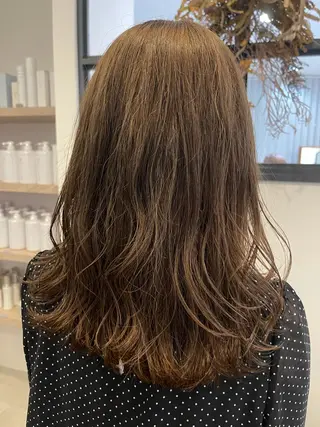 ミディアム カラー 由比藤理子 ブリーチカラー🌈のヘアスタイル
