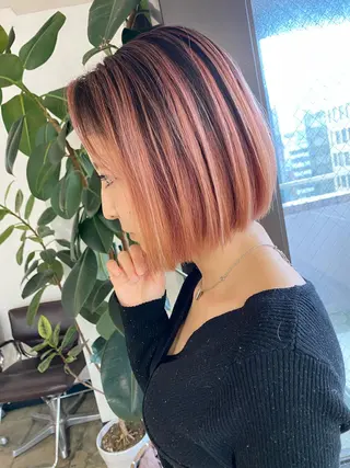 ショート カラー ｎ／ｍ所属・桜木町駅徒歩5分 ハイライト横浜No1のヘアスタイル