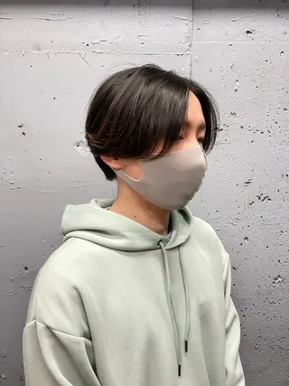 メンズ 顔まわりレイヤー デザインカットのヘアスタイル