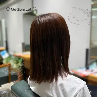ミディアム 佐藤 歩菜のヘアスタイル