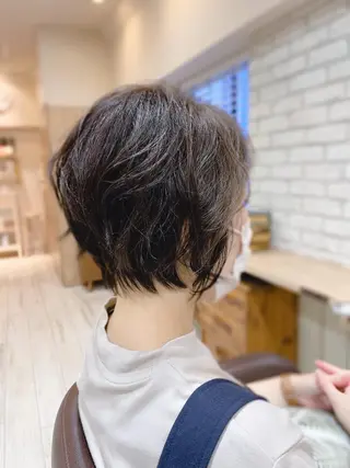ショート カラー 清水 有実子のヘアスタイル