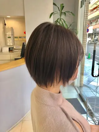 ショート カラー 阿部 美咲のヘアスタイル