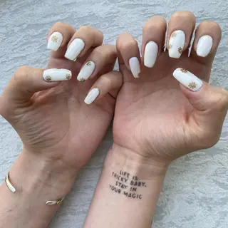 ネイル nail salon  aloalo所属・Nailist Ayaのネイルデザイン