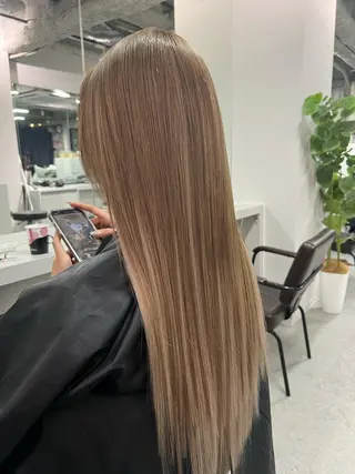 ロング カラー ハイトーン&髪質改善 &韓国エクステ🤎のヘアスタイル
