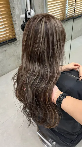 ロング 🌊ハイライト Rizu🌊のヘアスタイル