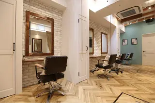 PLATANUS AOIのヘアスタイル