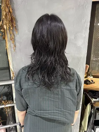 セミロング パーマ ウルフ レイヤー パーマ🪐MANAのヘアスタイル