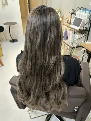 ロング カラー ma cherie naoのヘアスタイル