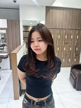 セミロング カラー 菊池 遼/透明感 /韓国レイヤー/艶感のヘアスタイル