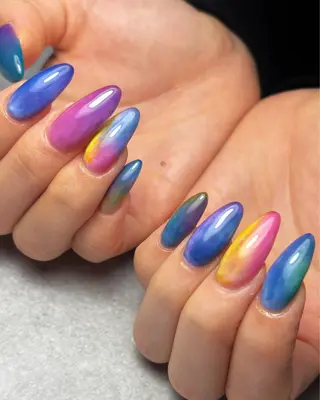 ネイル 関山 志乃のネイルデザイン