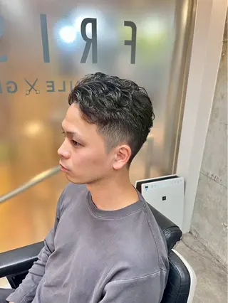 ショート パーマ メンズ 佐々木 優人のヘアスタイル