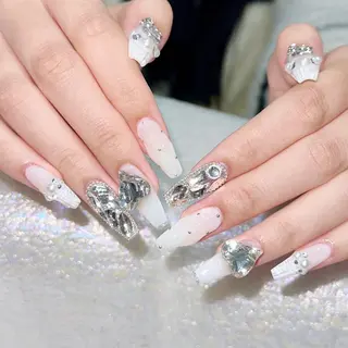 ネイル Queens テイのネイルデザイン