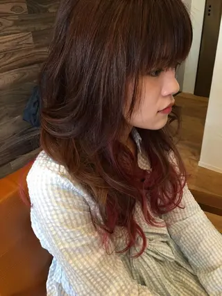 ロング カラー 井上 真利のヘアスタイル