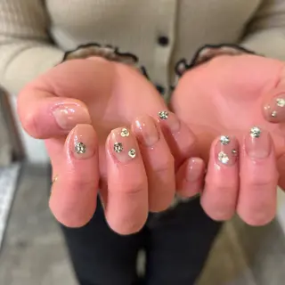 ネイル Yumi シンプルネイルのネイルデザイン