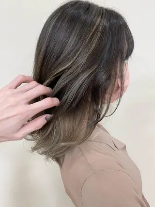 カラー SALOWIN栄 高須大貴のヘアスタイル