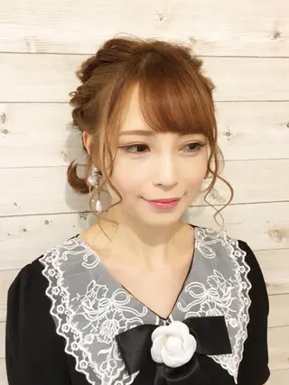 ミディアム ヘアアレンジ ヘアメイク エンカレッジのヘアスタイル
