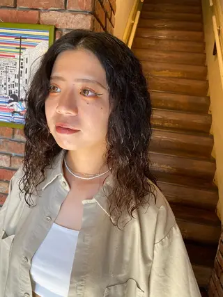 ミディアム パーマ 高塩翔大 髪質改善のヘアスタイル
